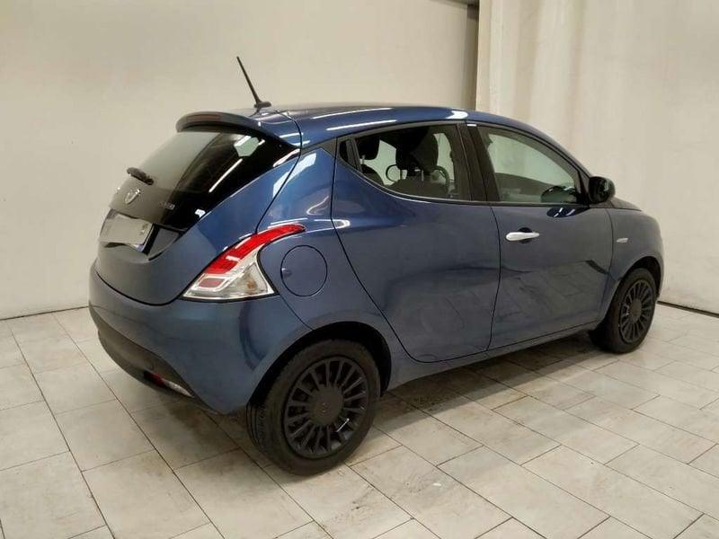 Lancia Ypsilon 1.0 firefly hybrid Silver s e s 70cv