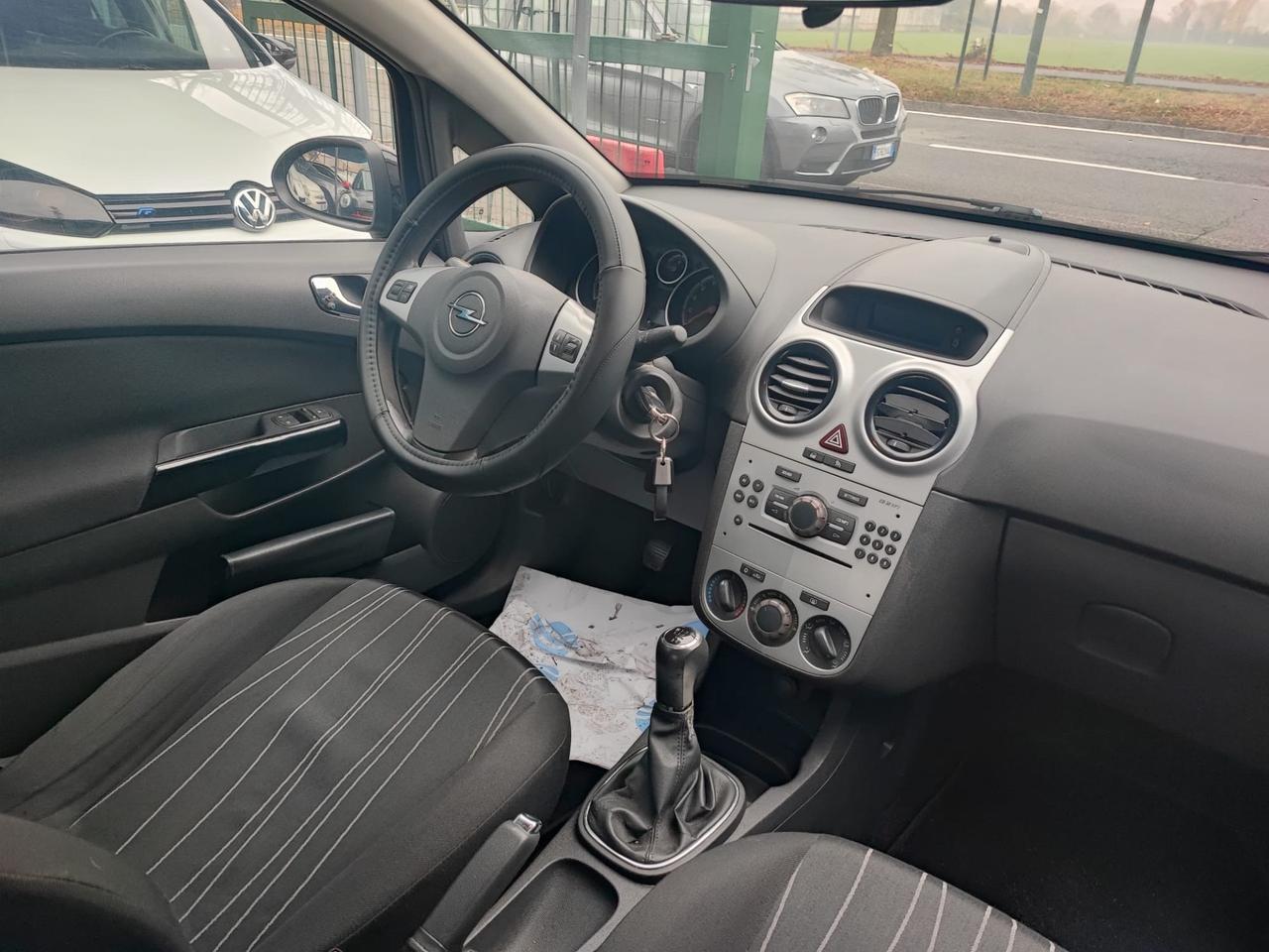 Opel Corsa 1.2 3 porte Sport