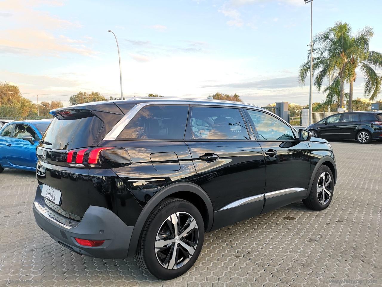 PEUGEOT 5008 BlueHDi 130 S&S EAT8 Crossway