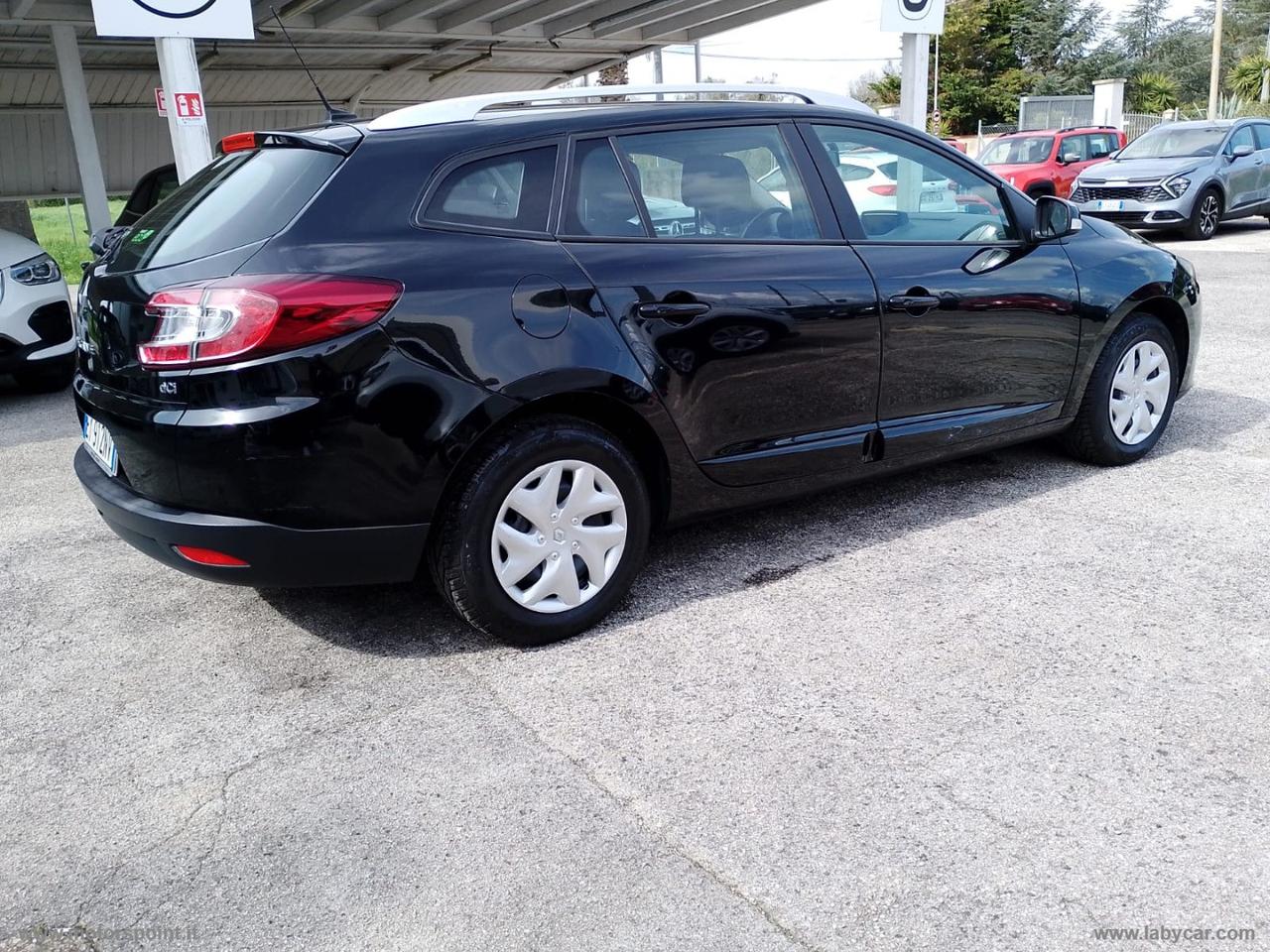 RENAULT Mégane 1.5 dCi 110 CV SporTour Confort