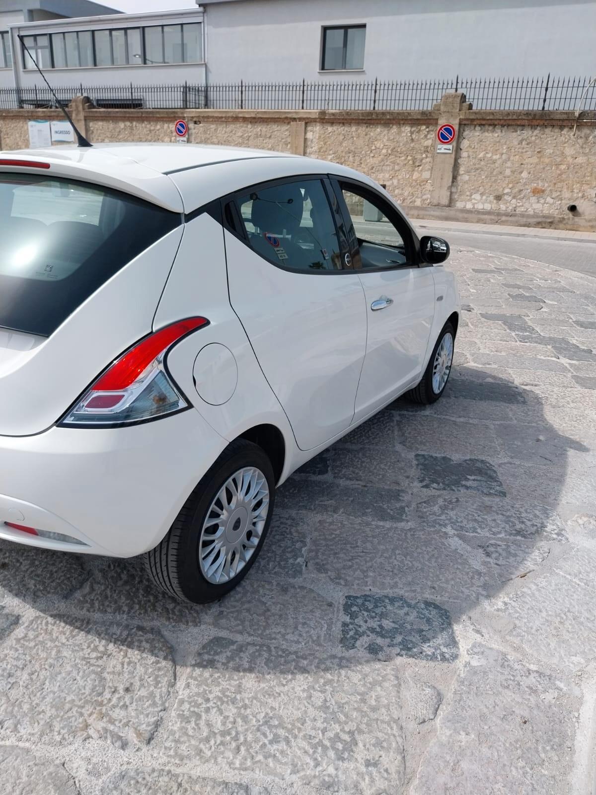 Lancia Ypsilon 1.2 GPL CASA MADRE POCHI KM