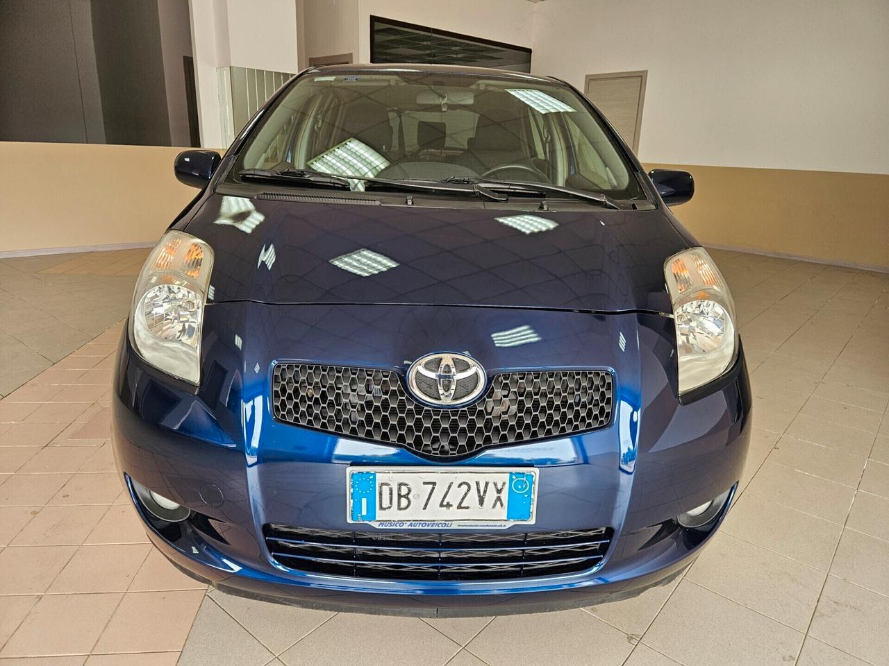 Toyota Yaris 1.0 5 porte