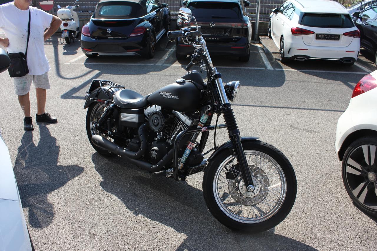 HARLEY-DAVIDSON DYNA STREET BOB