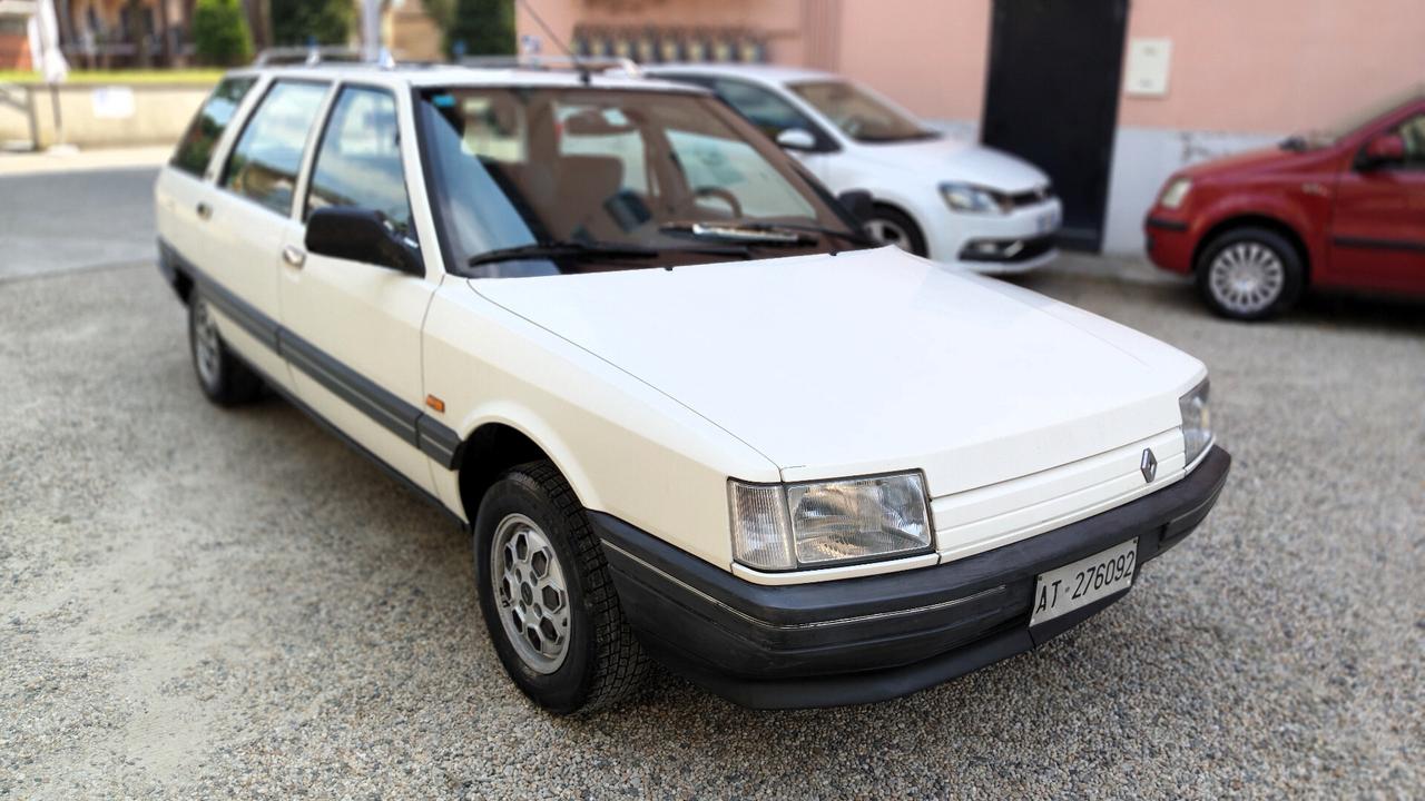 Renault R 21 Nevada 1.7 GTS e Gancio traino