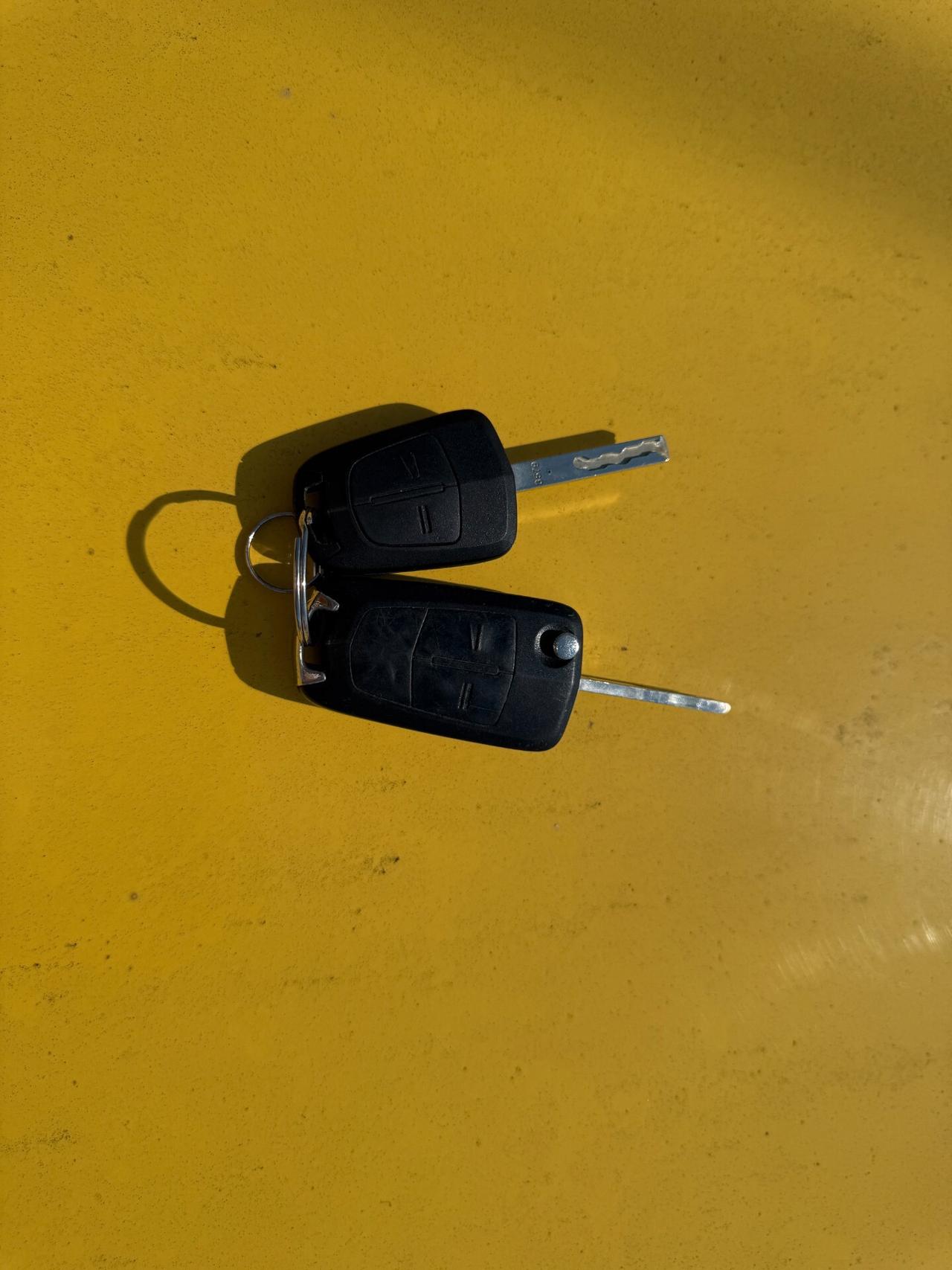 OPEL CORSA 2010 1.2 BENZ 85 CV *CAMBIO AUTOMATICO ?