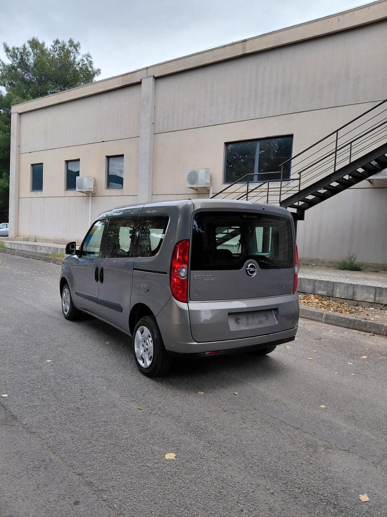 Opel Combo 1.6 CDTi 105CV PC-TN Elective