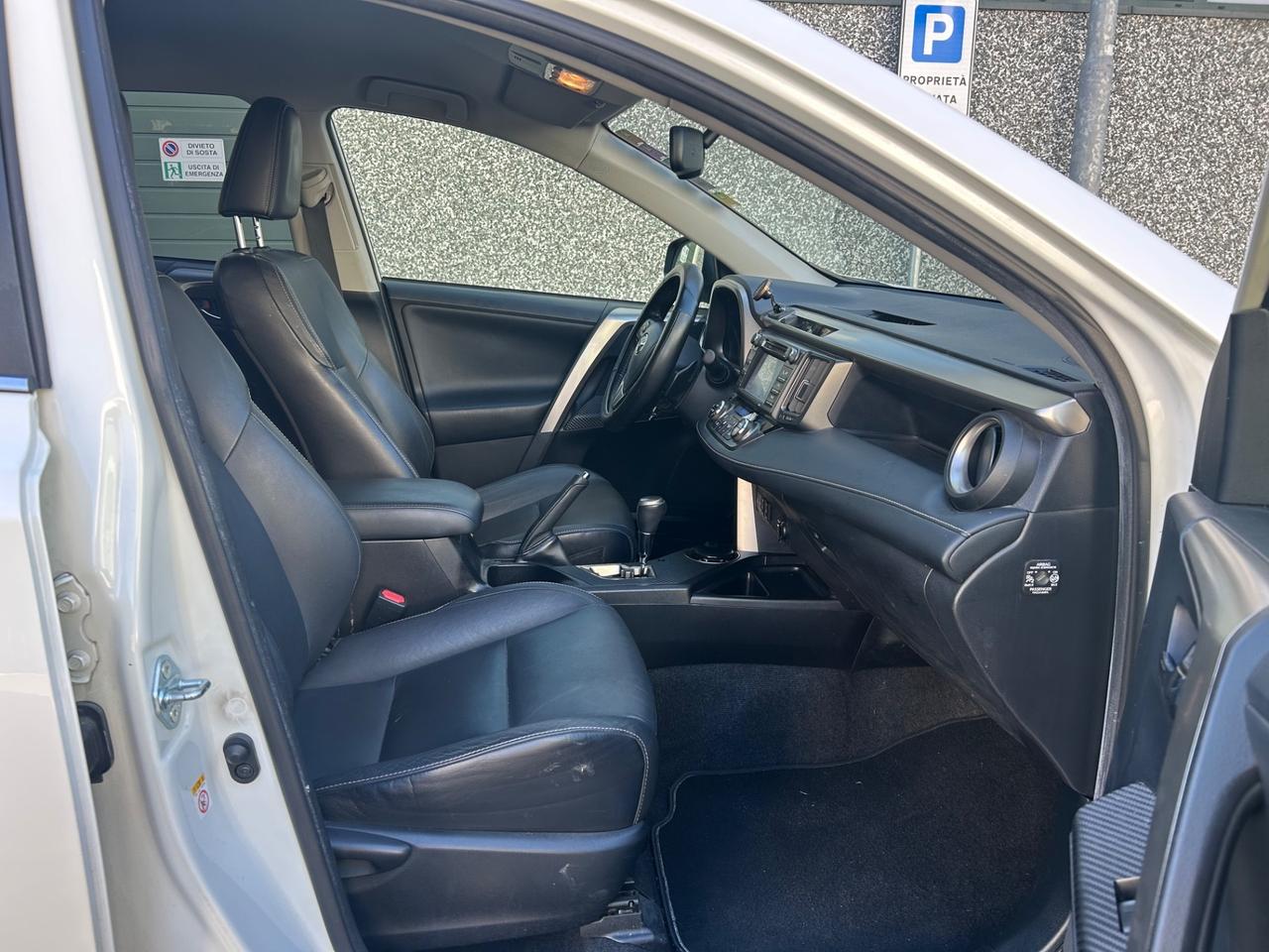 Toyota RAV 4 RAV4 2.2 D-CAT 150 CV 4WD Automatico Navi Pelle Xenon