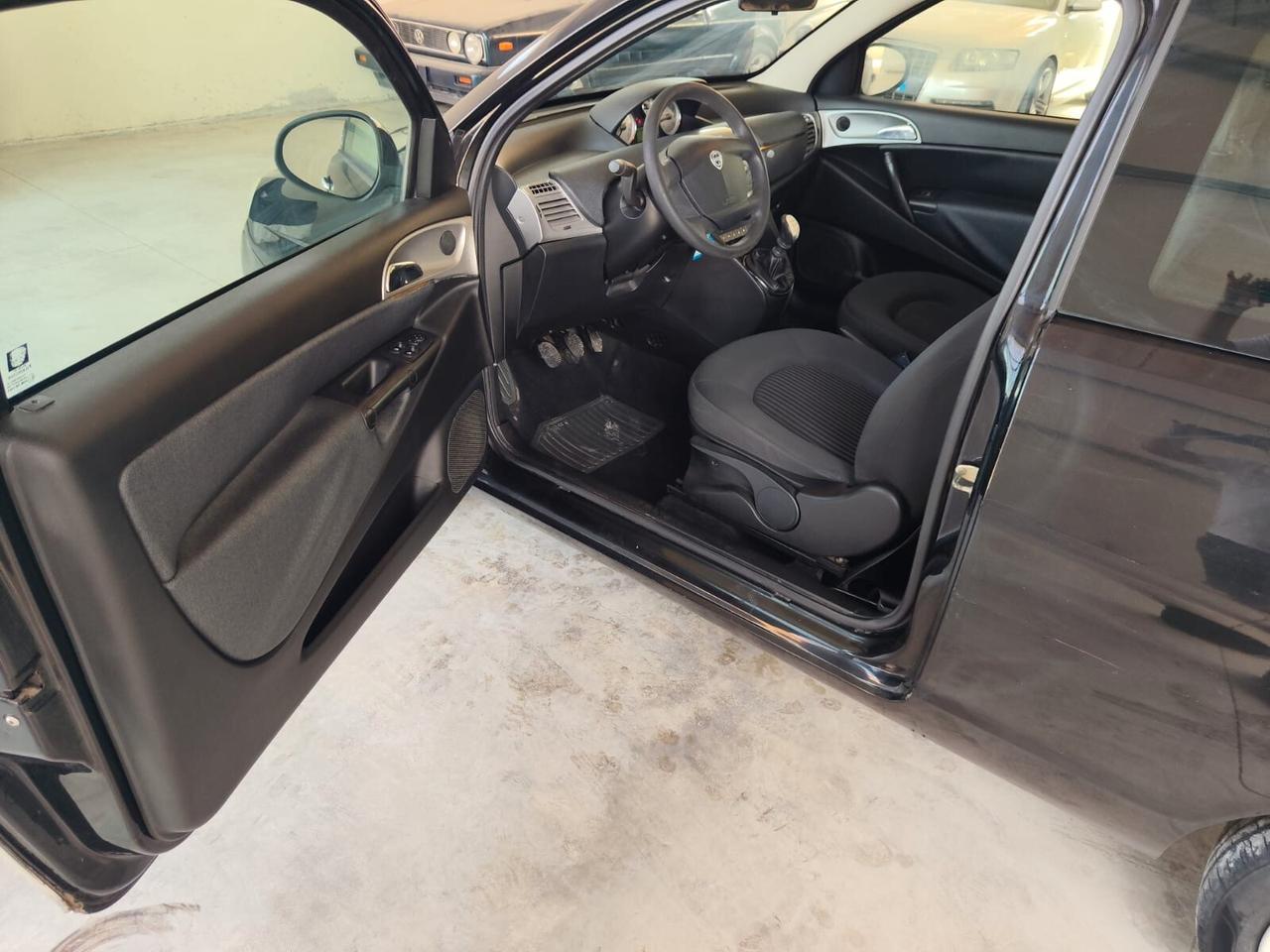 Lancia Ypsilon 1.2 Argento