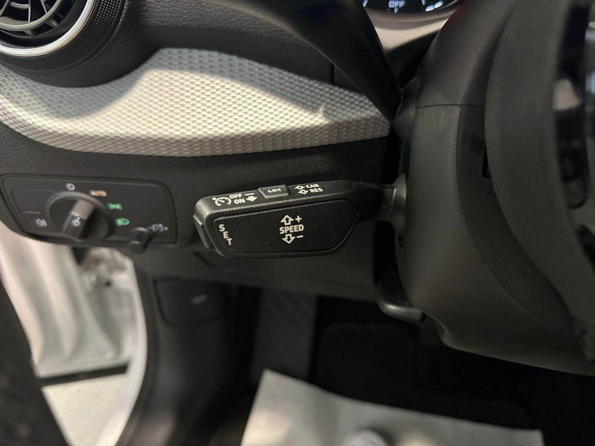 AUDI Q2 35 TDI quattro S tronic -4x4- NAVIG - FARI LED - GAR.24 MESI