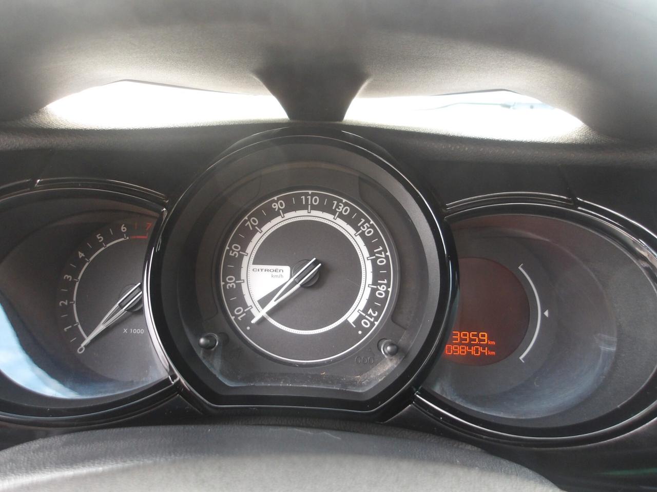 CITROEN C3 1.2 BENZ EXCLUSIVE-2016