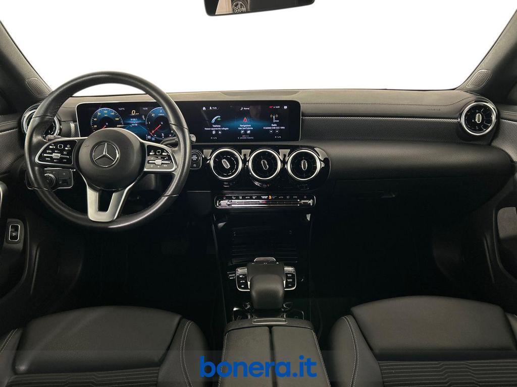 Mercedes CLA Shooting Brake 200 D Sport 8G-DCT