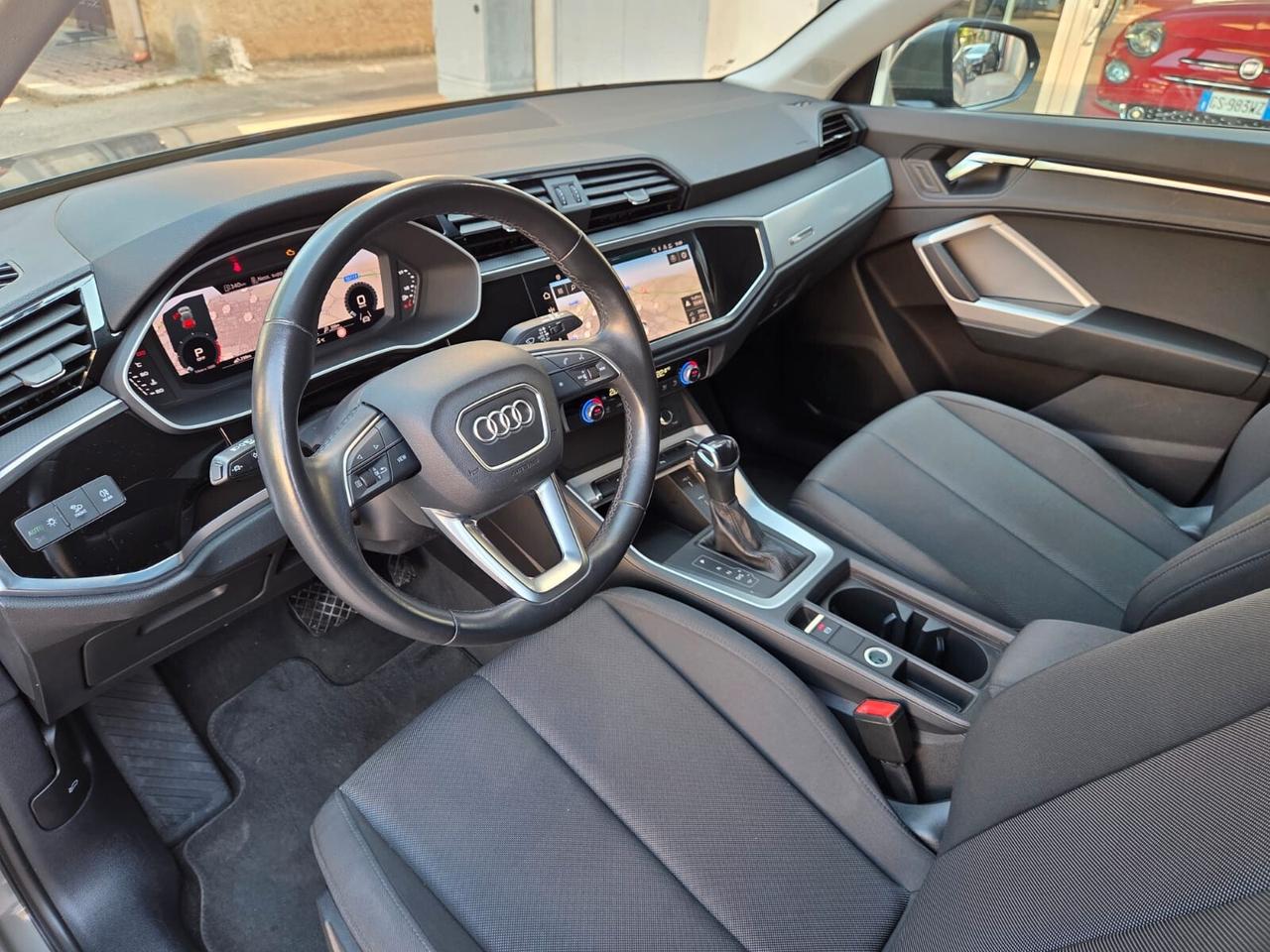Audi Q3 35 TDI S tronic 150 cv Business