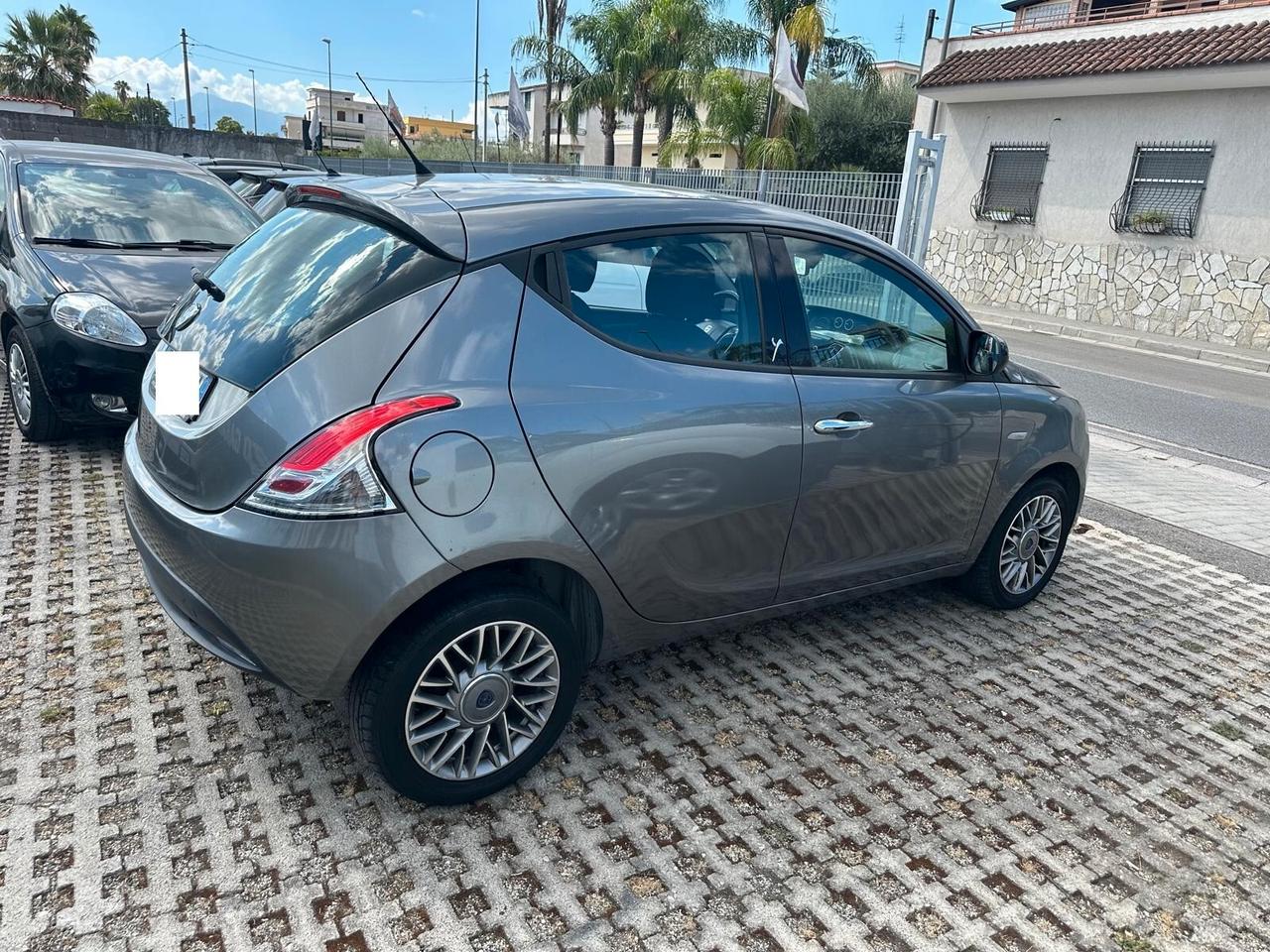 Lancia Ypsilon 1.2 69 CV 5 porte GPL Ecochic Gold-10/2012