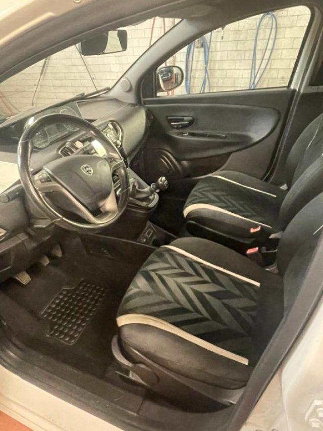 LANCIA Ypsilon 1.2 69 CV 5 porte Gold