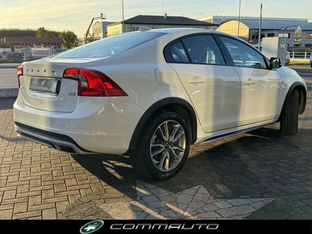 VOLVO S60 Cross Country D3 Geartronic Summum