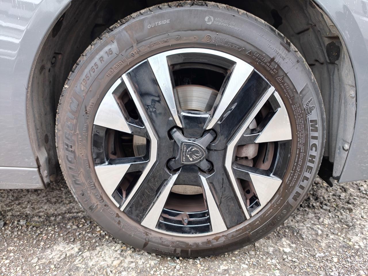 Peugeot 208 100cv Allure PREZZO REALE!