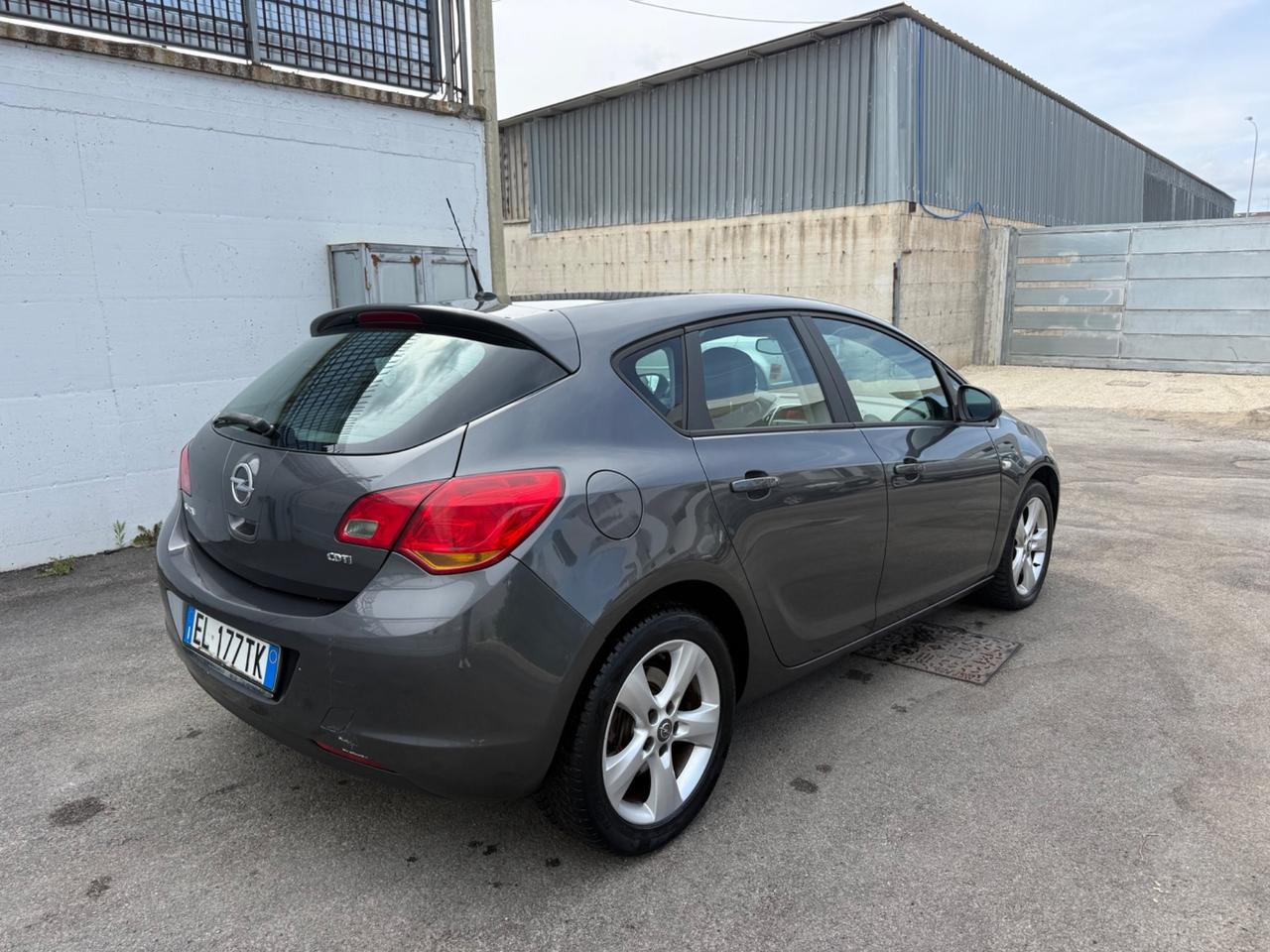 Opel Astra 1.7 CDTI 110CV 5 porte Cosmo