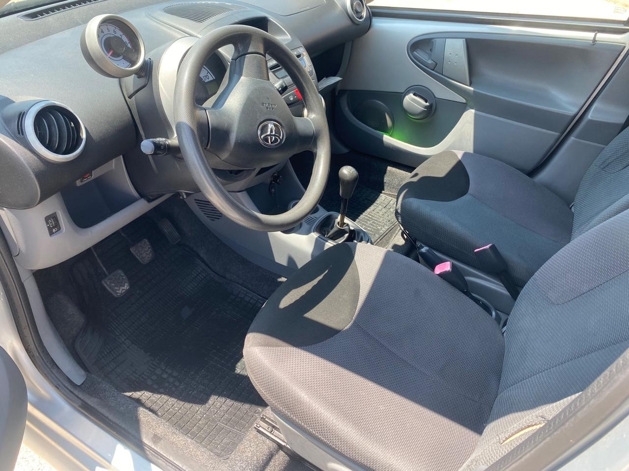 Toyota Aygo 1.0 12V VVT-i 5 porte