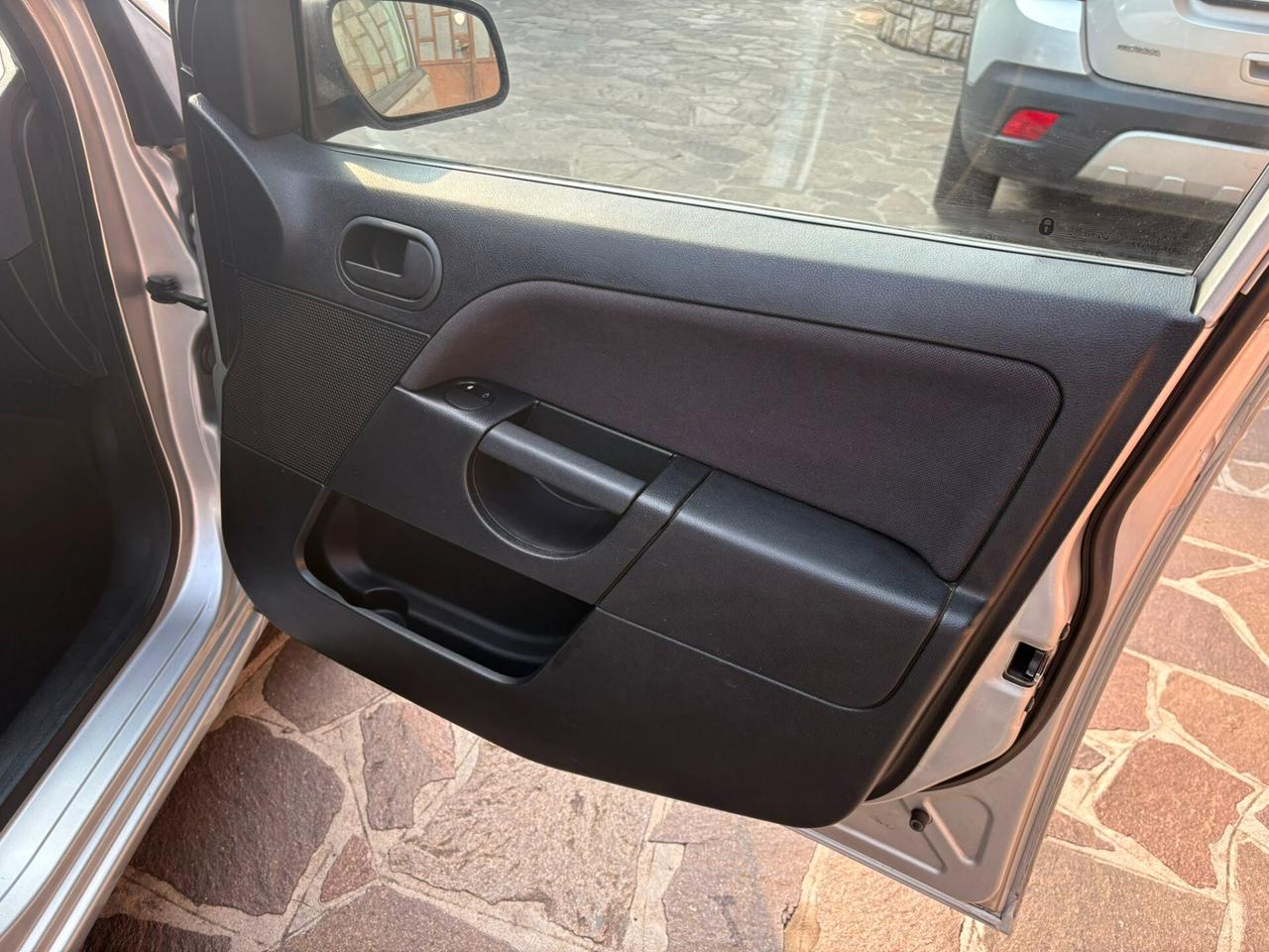 Ford Fiesta 1.2 16V 5p. Ghia