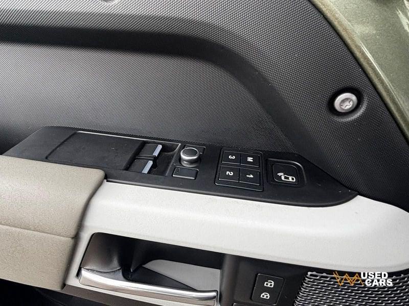 Land Rover Defender 3.0 I6 400 110 First Edition AWD auto