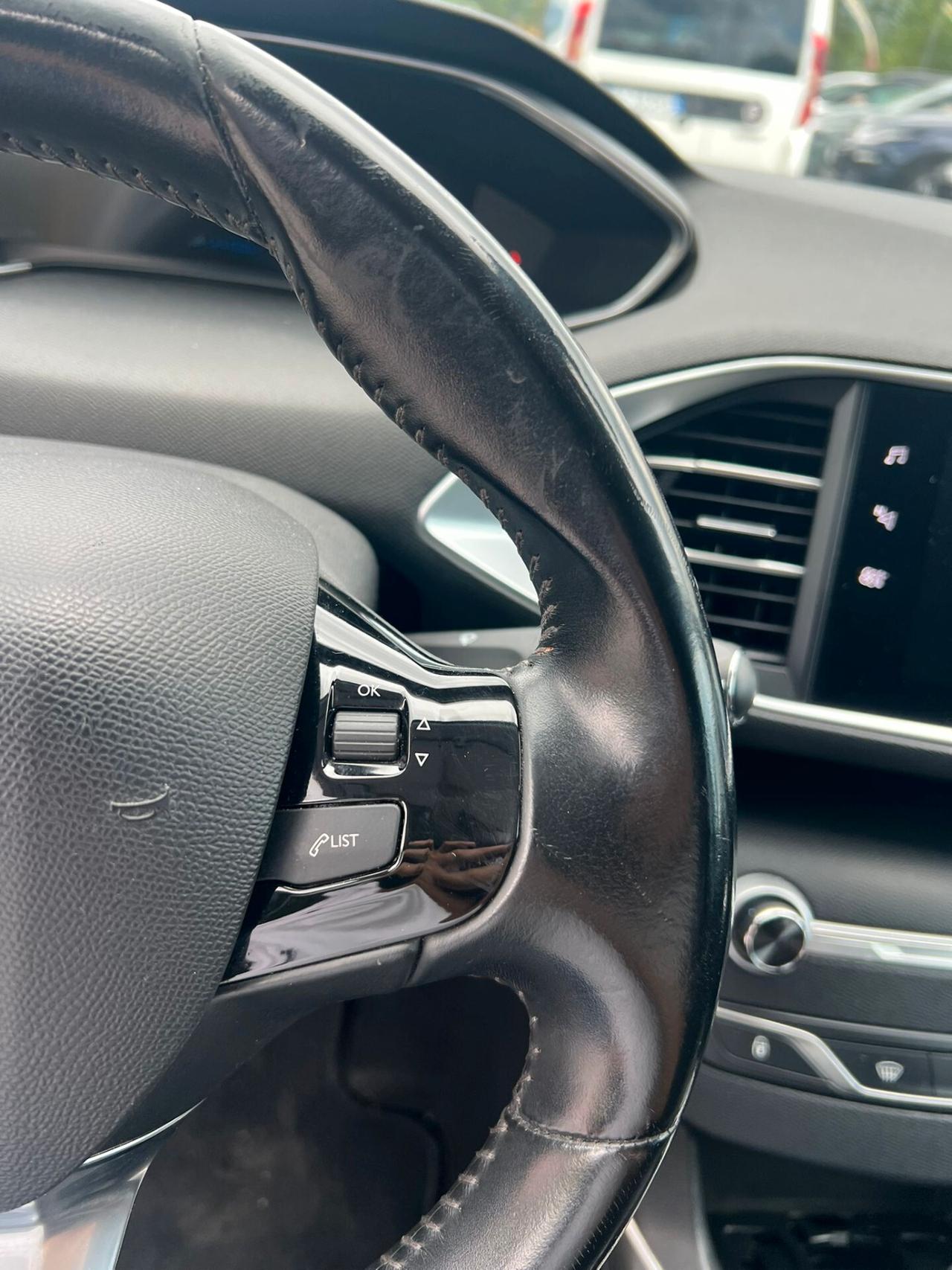 Peugeot 308 BlueHDi 130 S&S Allure