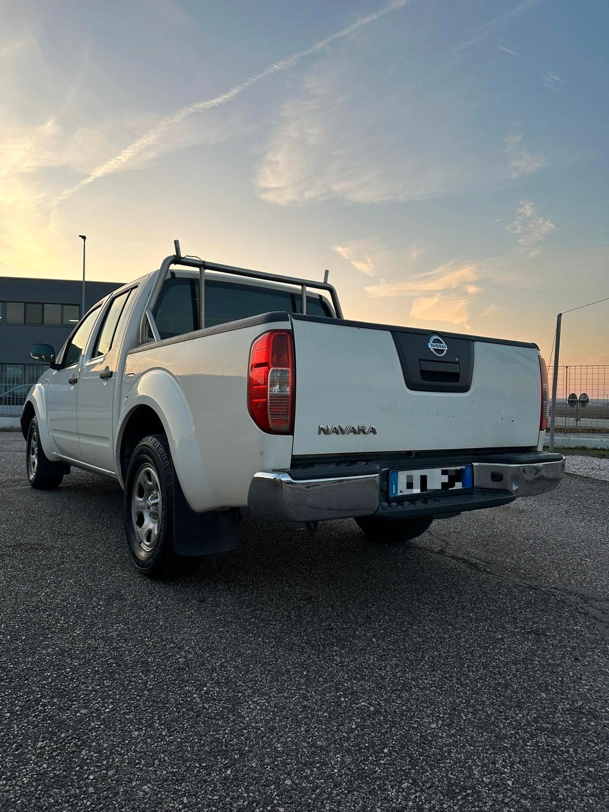 NISSAN NAVARA 2.5 DIESEL 4X4