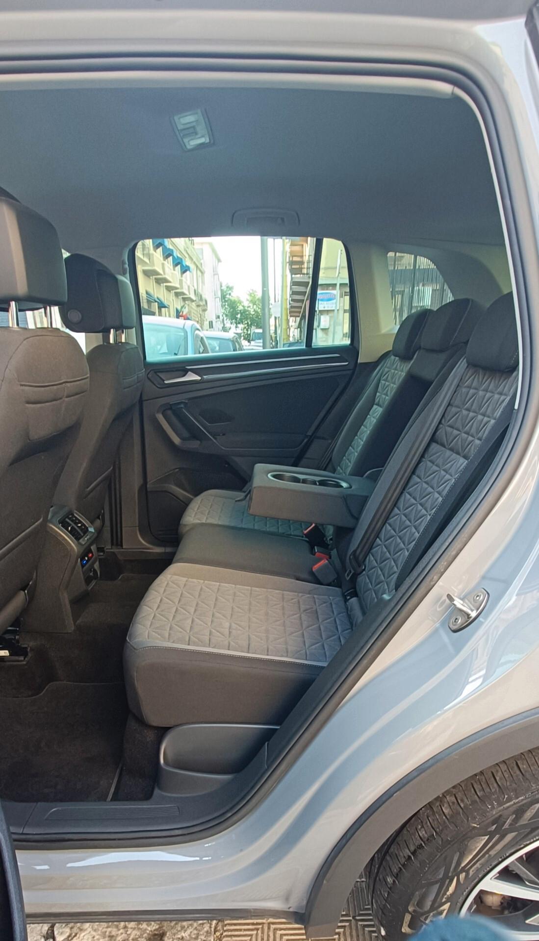 Volkswagen Tiguan 2.0 TDI 150 CV SCR DSG R-Line