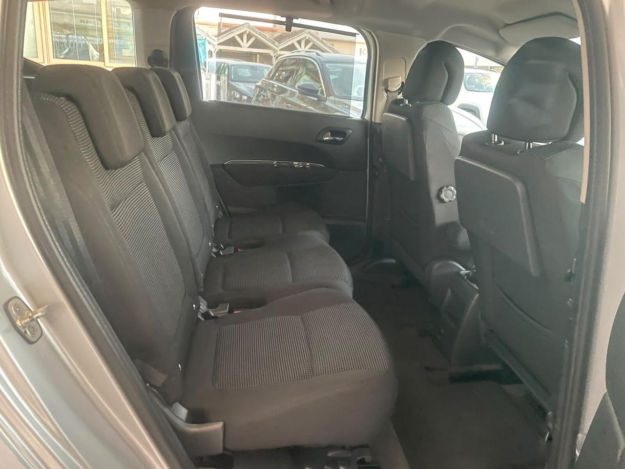 Peugeot 5008 1.6 HDi 112CV Allure