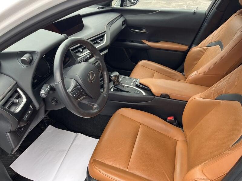 Lexus UX UX 250h 2.0 Luxury 2wd cvt
