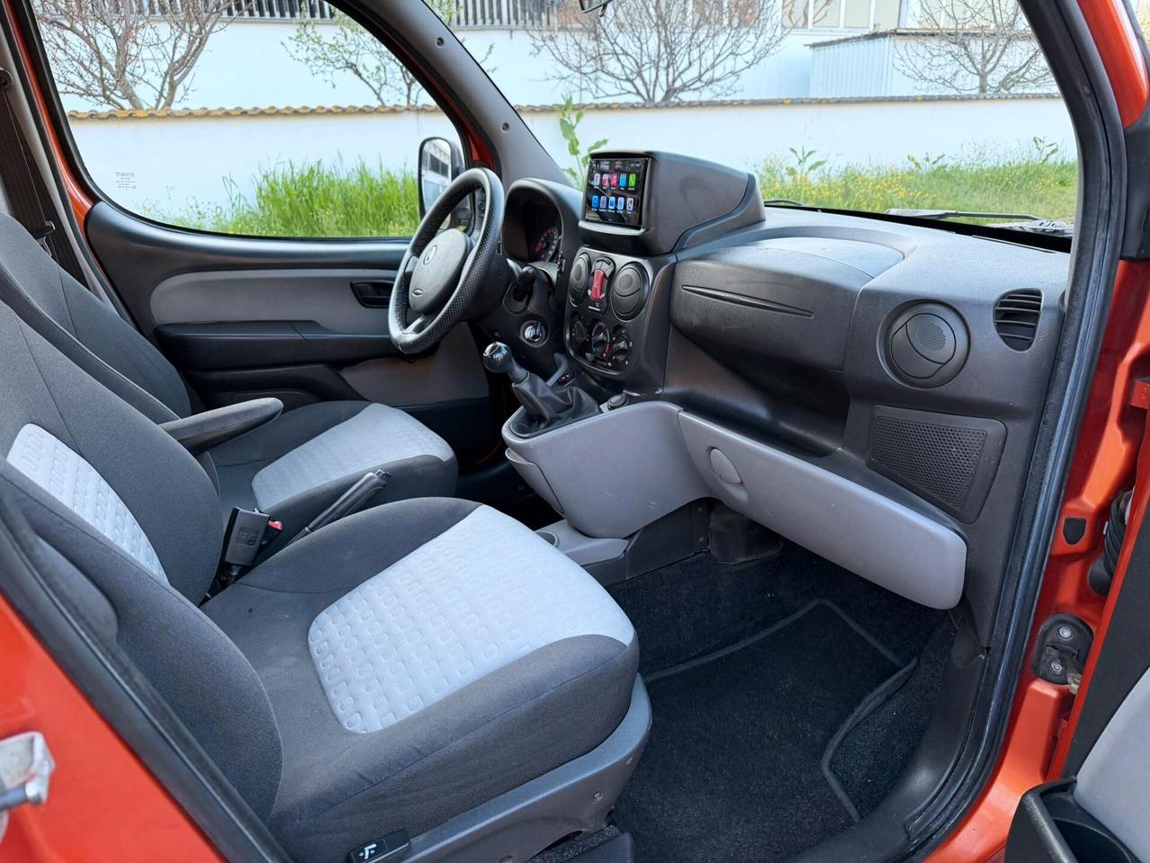 Fiat Doblo 1.9 MJT 105 CV Passo Lungo 5 posti