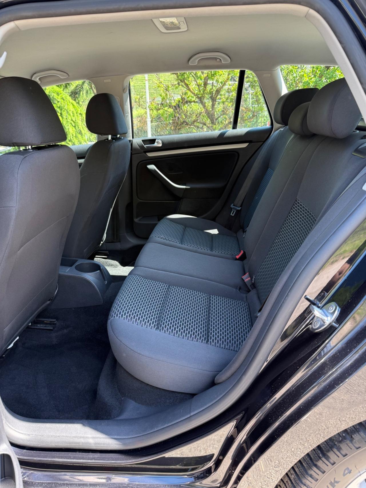Volkswagen Golf Variant Golf Variant 1.6 TDI DPF Highline