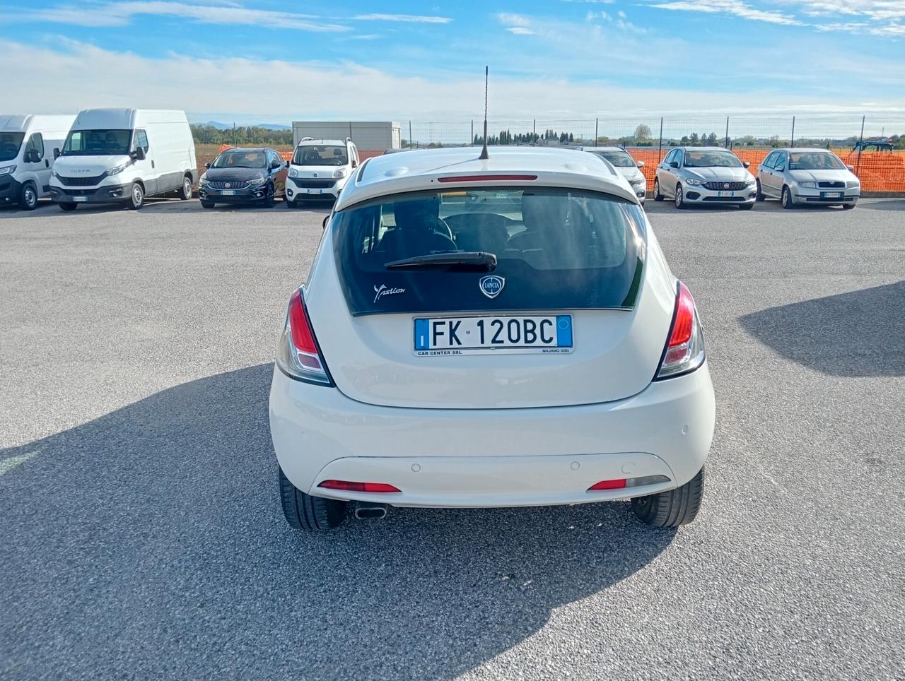 Lancia Ypsilon 1.2 69 CV 5 porte Gold 5 posti