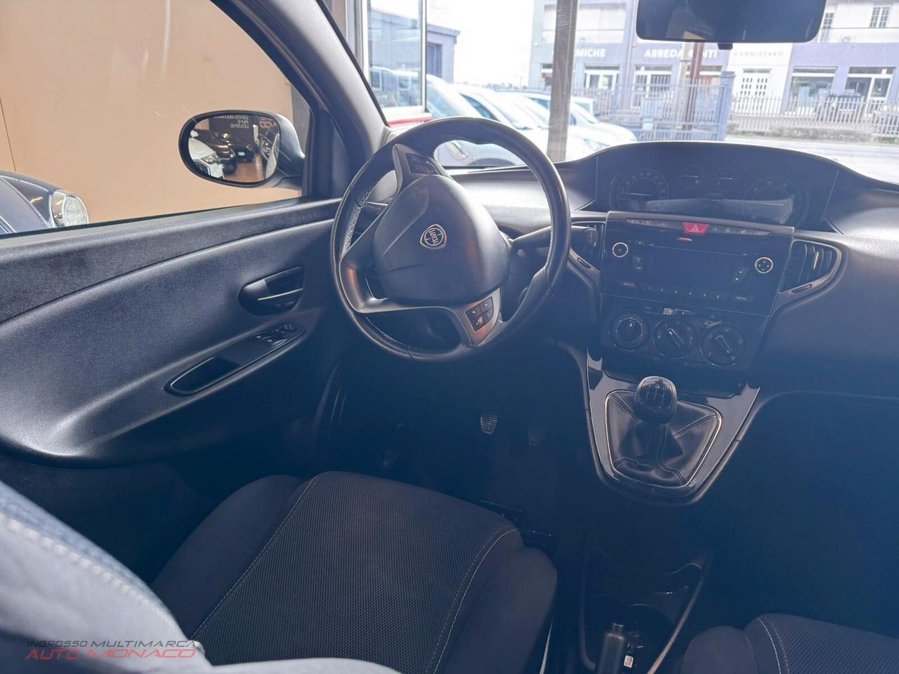 Lancia Ypsilon 1.3 MJT 95CV Momodesign 2014