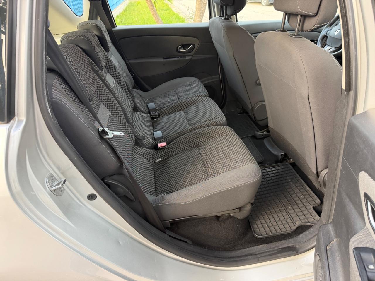 Renault Scenic 1.5 dci 110 cavalli 2011