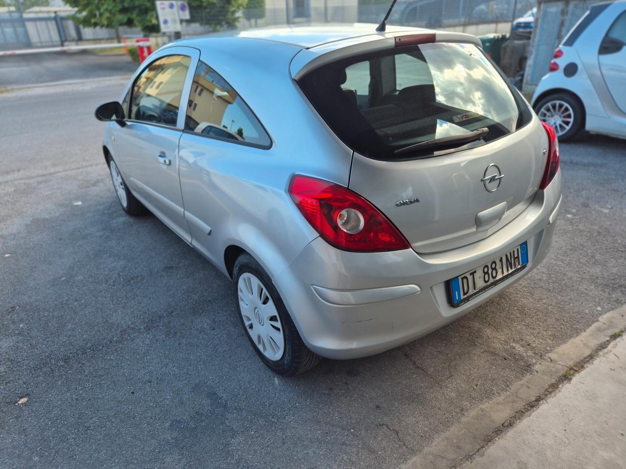 Opel Corsa 1.2 3 porte Club
