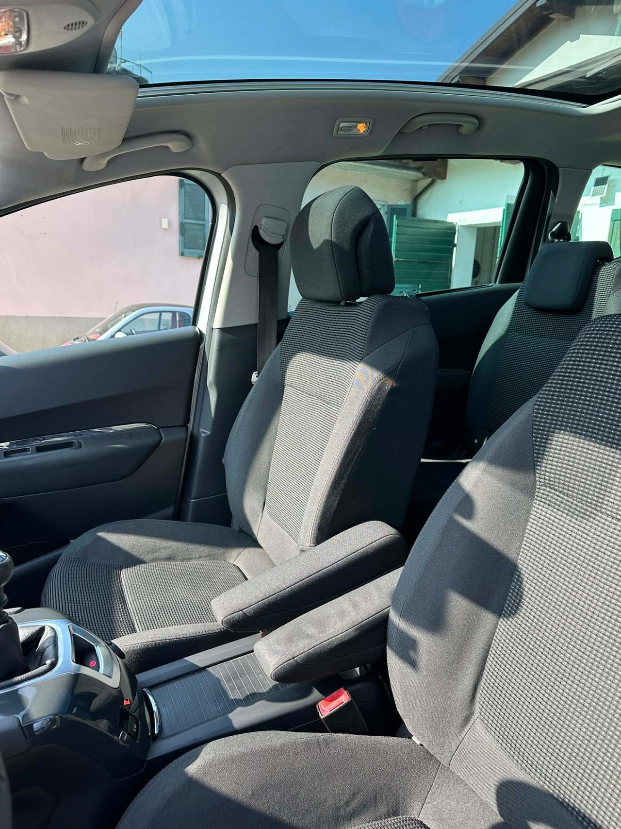 Peugeot 5008 1.6 HDi 115CV ALURE 7 POSTI TETTO KMCERT GARANZ