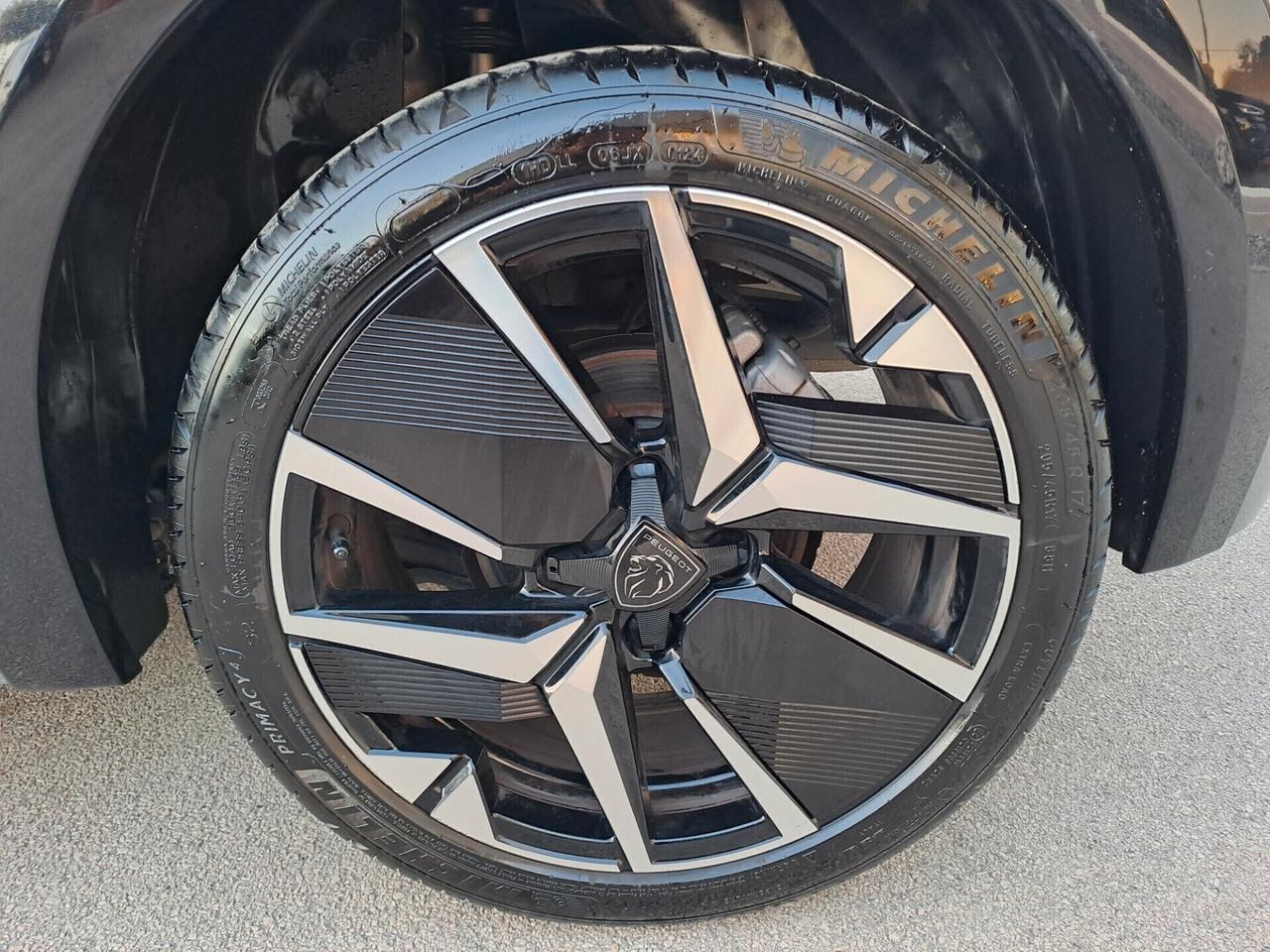 Peugeot 208 1.2 PureTech 100cv GT- 23848 km