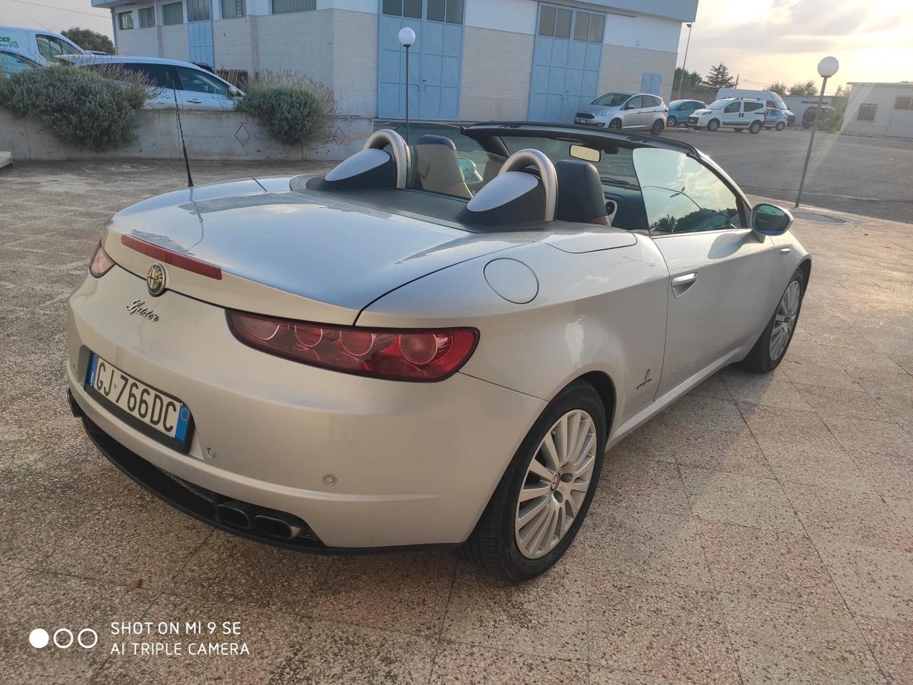Alfa Romeo Spider 2.2 JTS