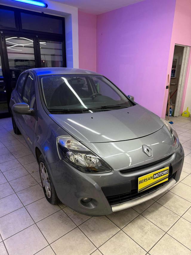 RENAULT Clio 1.2 16V 5 porte Luxe