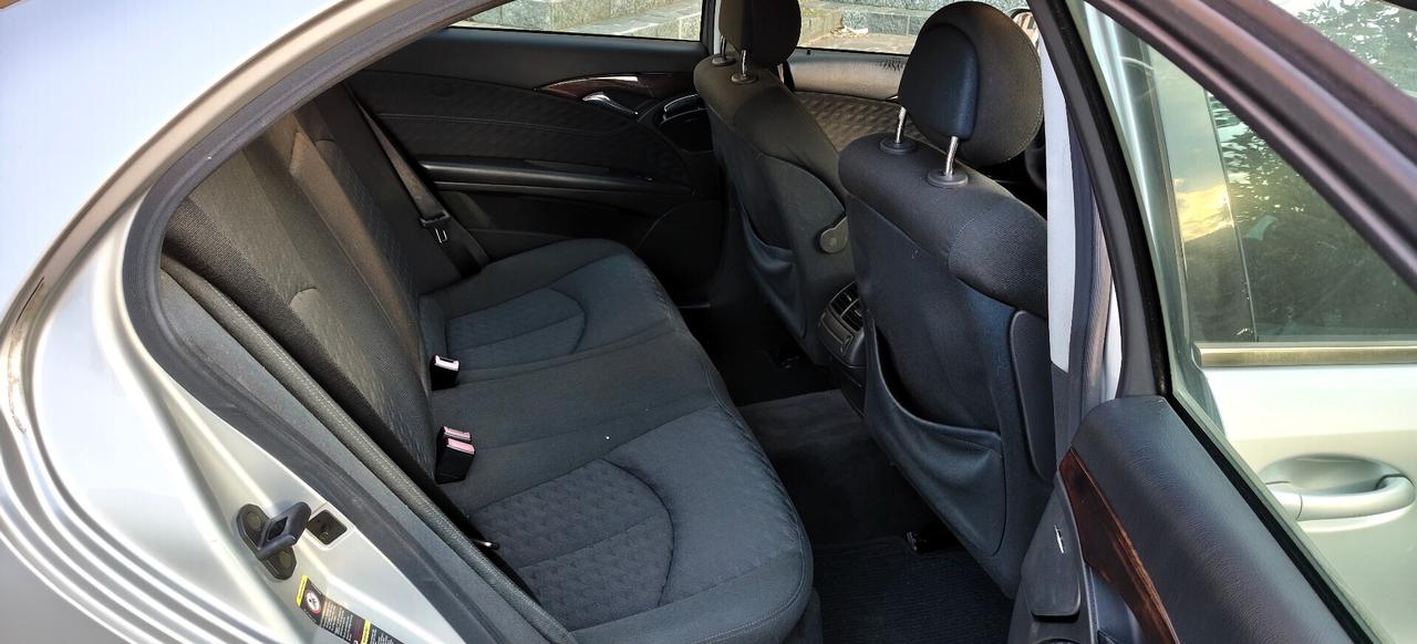 Mercedes E 200 K metano LEGGERE