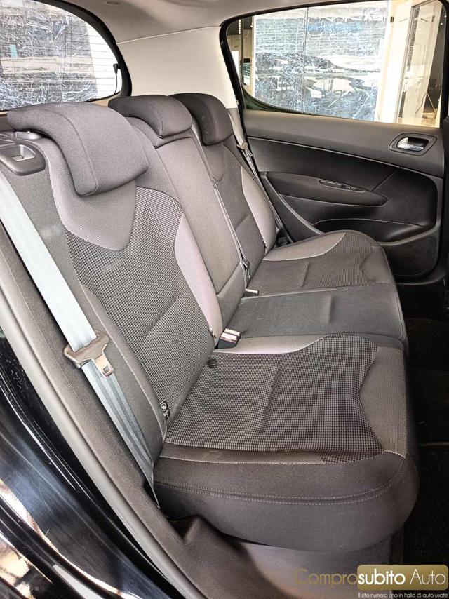 PEUGEOT 308 1.6 HDi 110CV 5p. Féline (6 Marce)