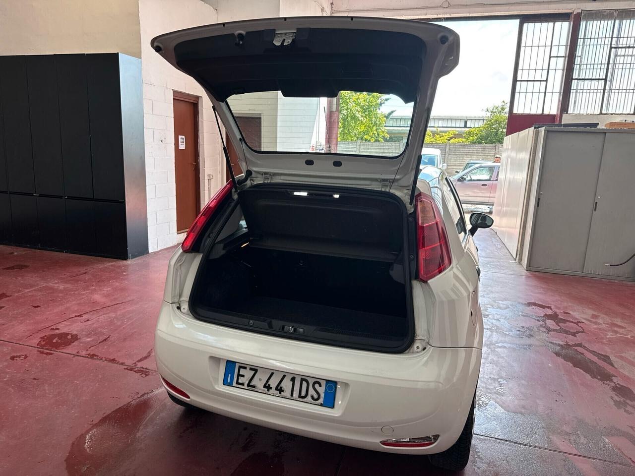 Fiat Punto 1.4 E6 8V 5P NATURAL POWER LOUNGE