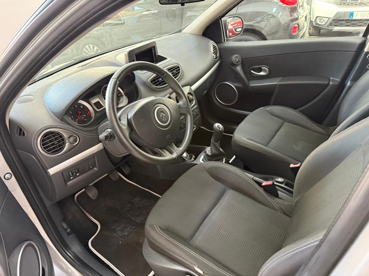 Renault Clio 1.2 16V 5 porte neopatentati