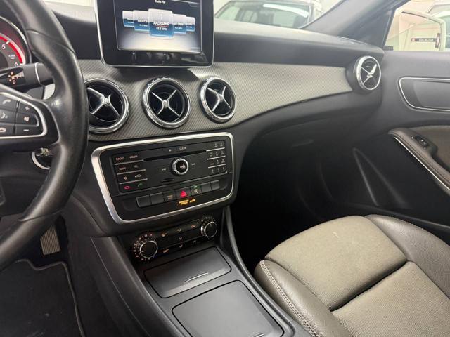 MERCEDES-BENZ GLA 180 d Automatic Premium