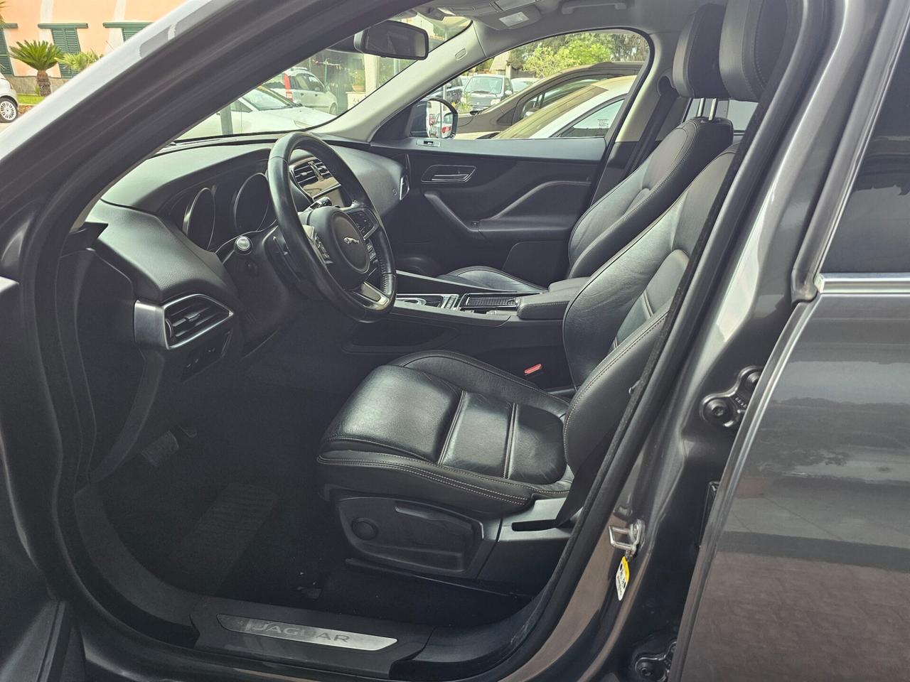 Jaguar F-Pace 2.0 D 180 CV AWD Prestige
