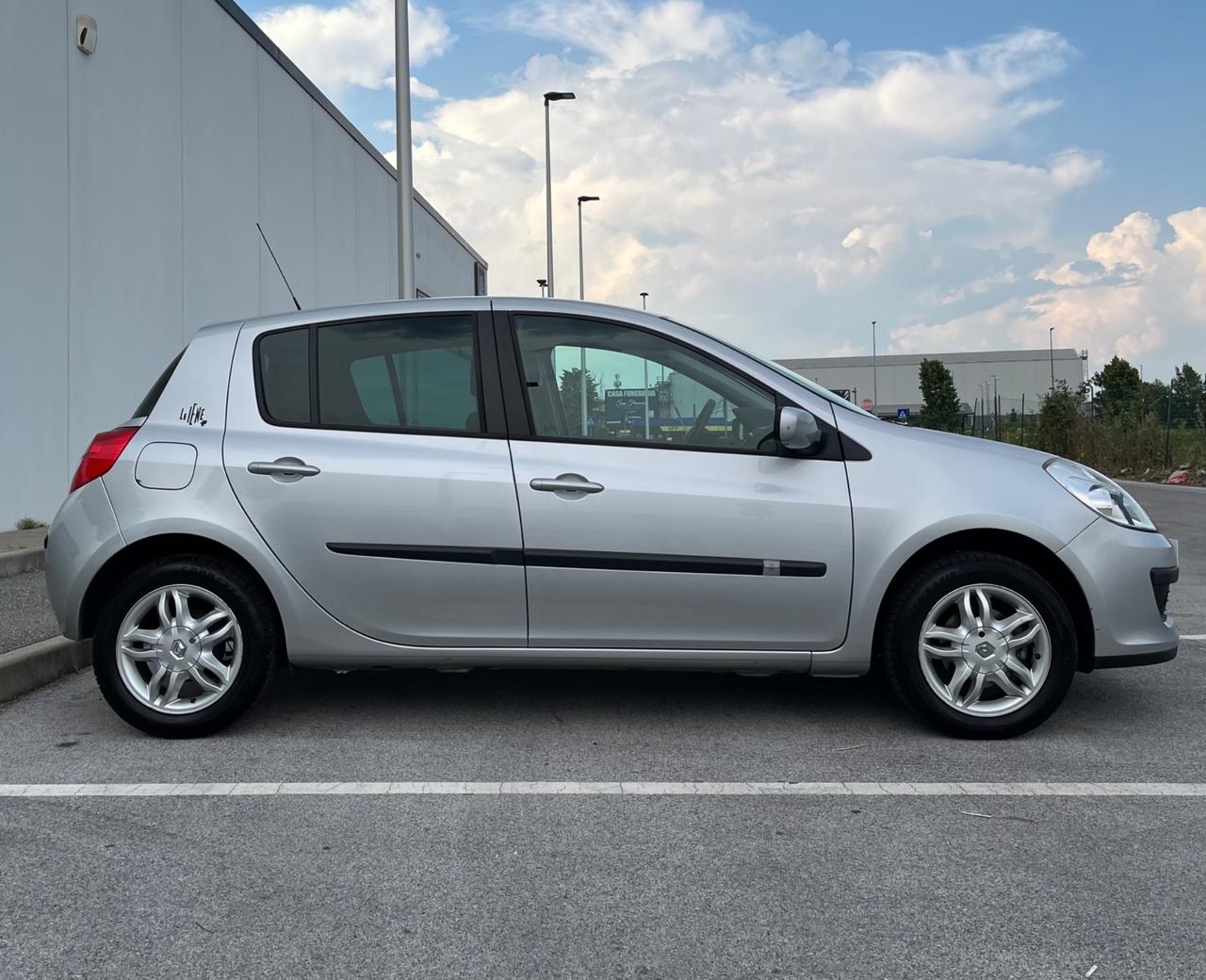 Renault Clio 1.2 16V 5 porte Le Iene