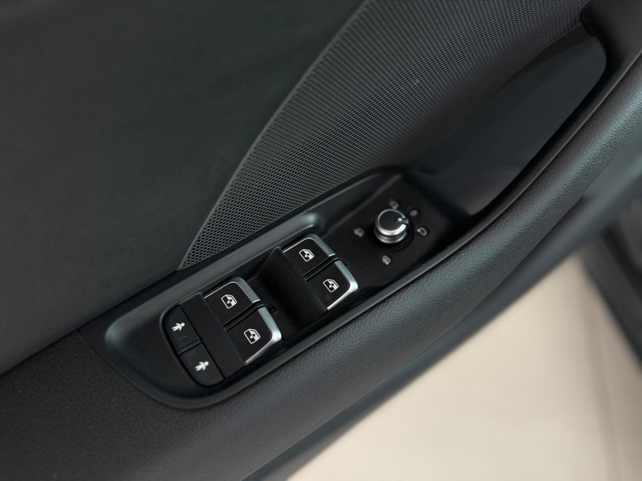 Audi A3 2.0TDI 150CV S-LINE S-TRONIC E6