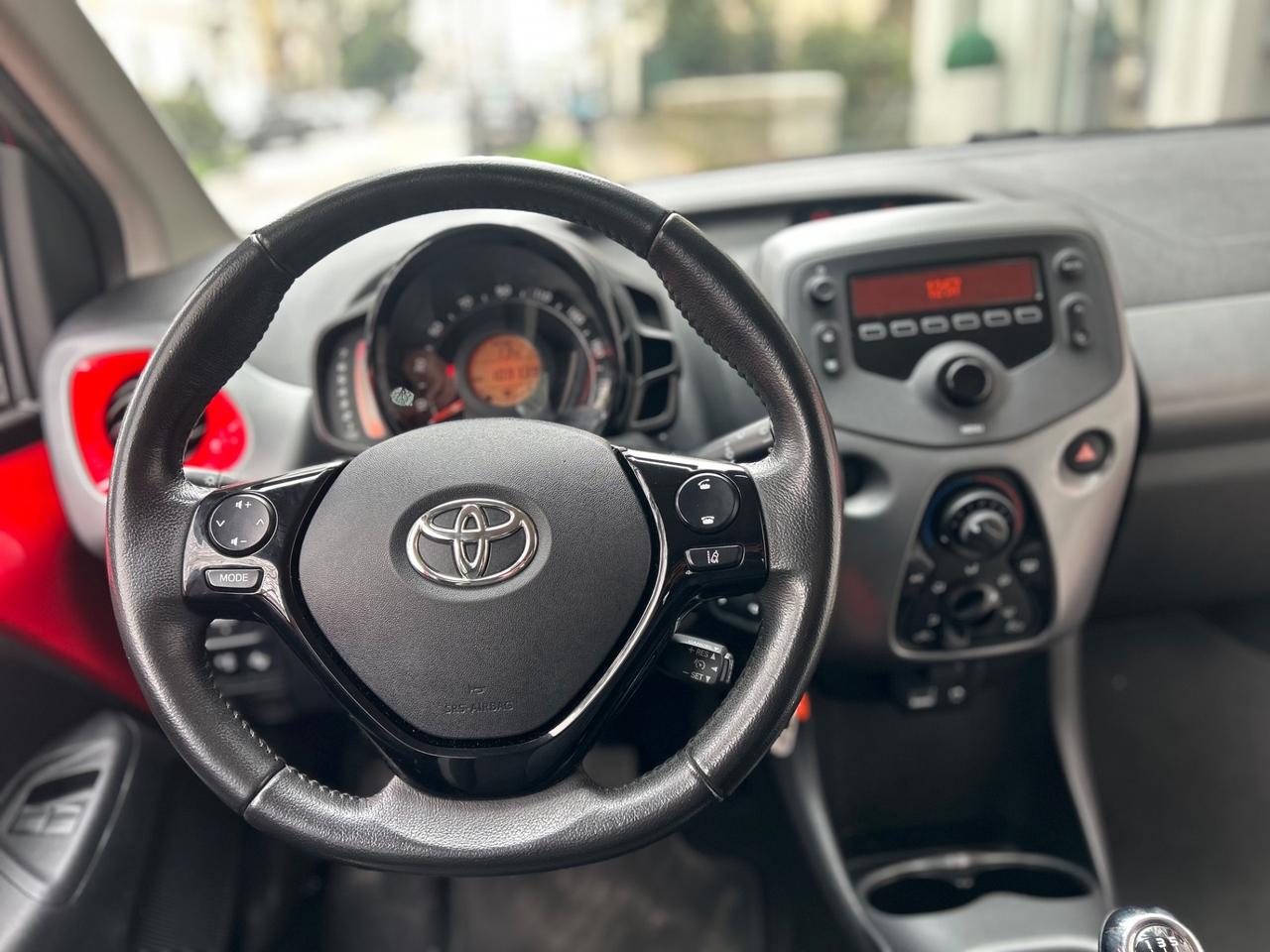 Toyota Aygo Connect x-clusiv 1.0 72cv 5p *NEOPATENTATI*STUPENDA*