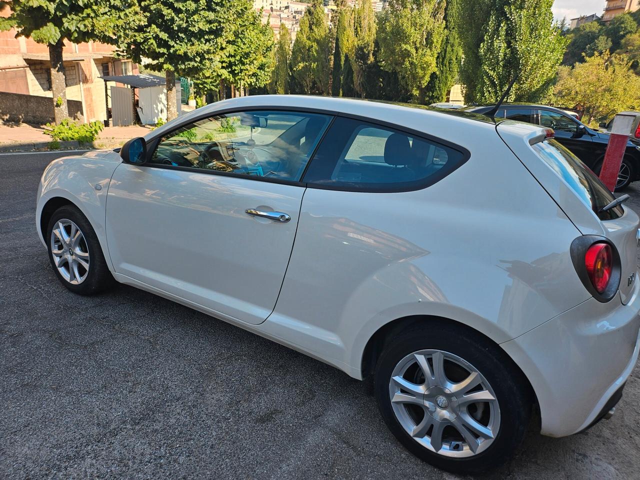 Alfa Romeo MiTo 1.4 T GPL Distinctive 2011