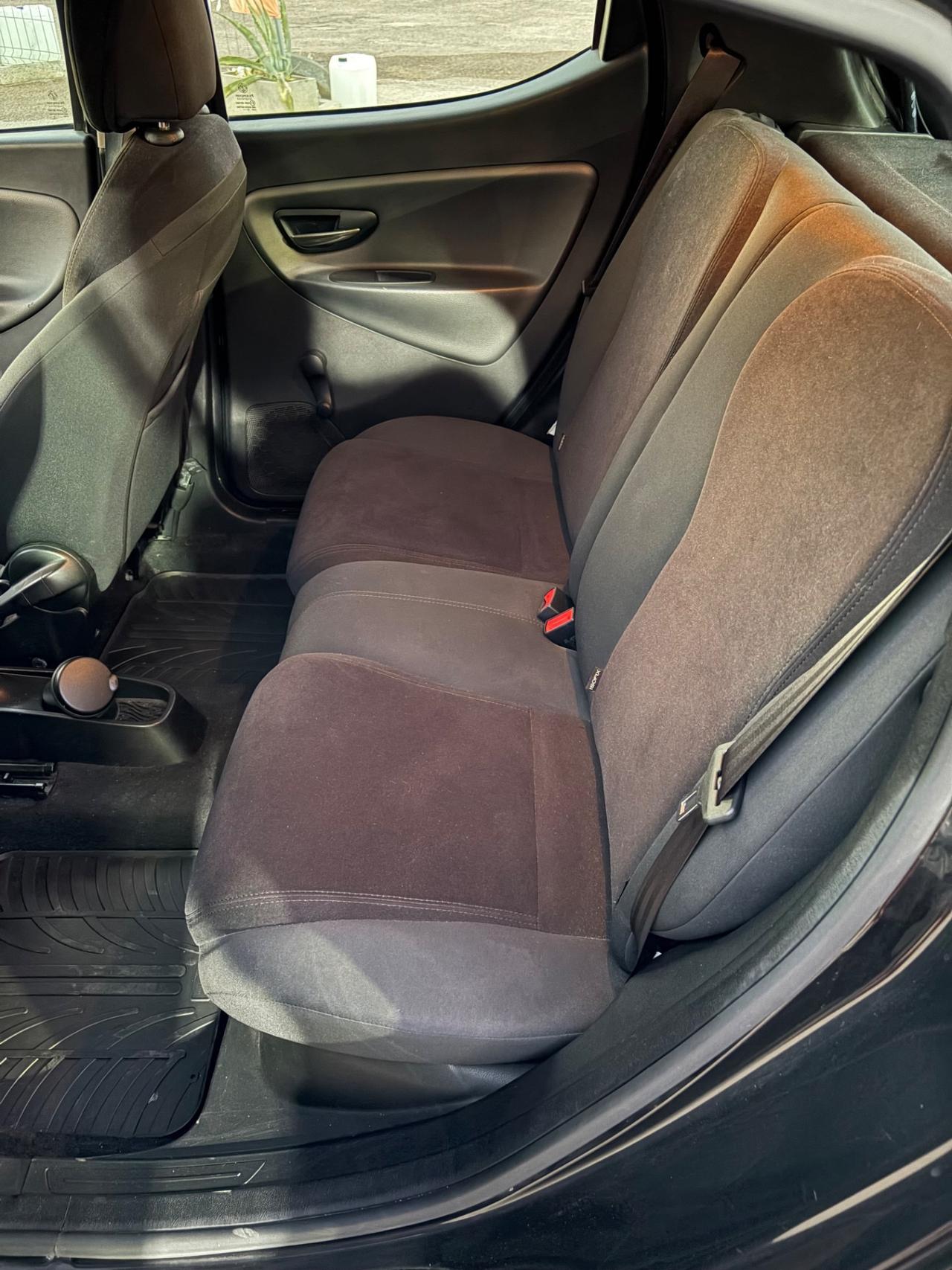 Lancia Ypsilon 0.9 TwinAir 85 CV 5 porte Metano Ecochic Gold